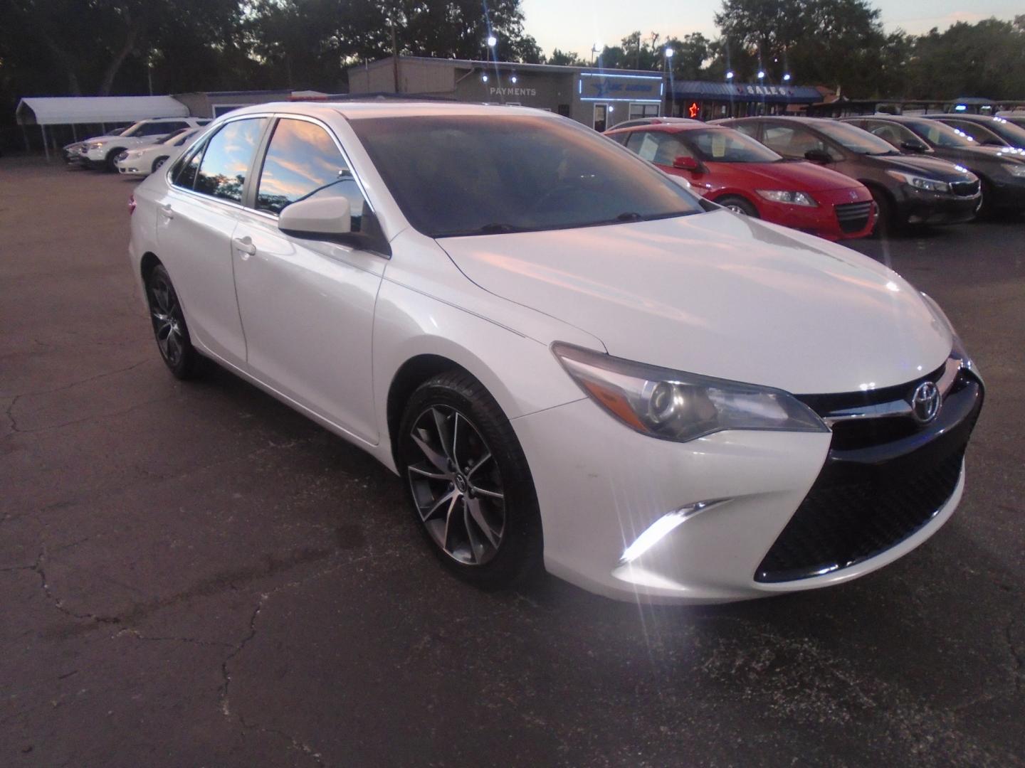 2017 Toyota Camry SE (4T1BF1FK5HU) with an 2.5L L4 DOHC 16V engine, 6A transmission, located at 6112 N Florida Avenue, Tampa, FL, 33604, (888) 521-5131, 27.954929, -82.459534 - Photo#2